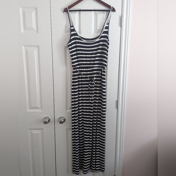 🌷$10 ADD-ON Maxi dress - Picture 1 of 8